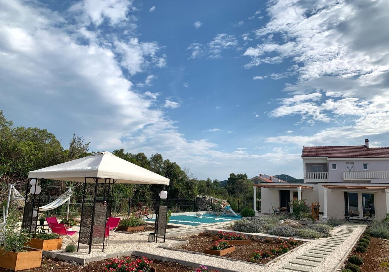 Apartments Cvijet Mora Сресер Екстериор снимка
