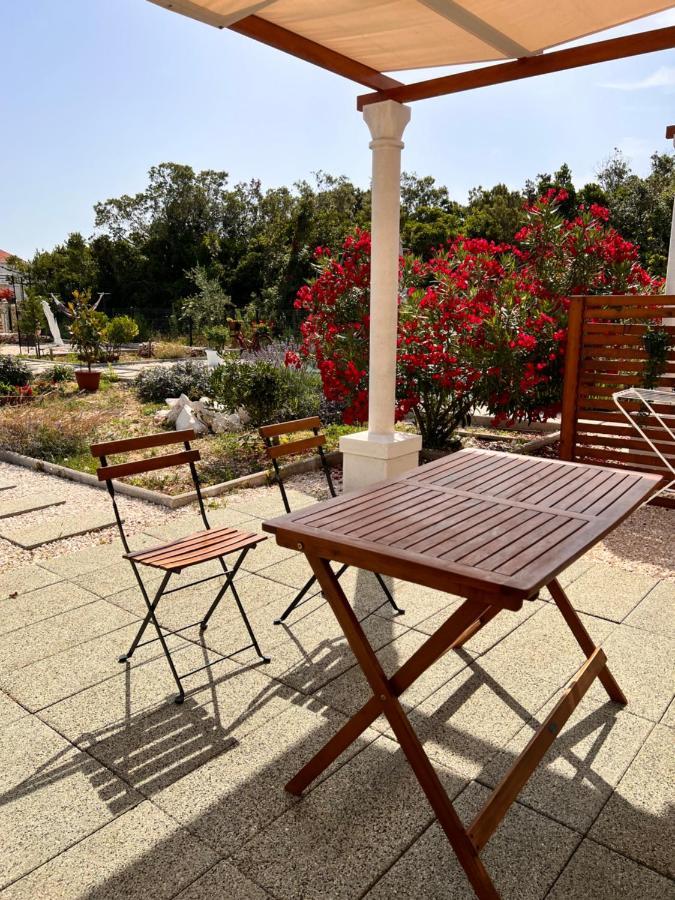 Apartments Cvijet Mora Сресер Екстериор снимка