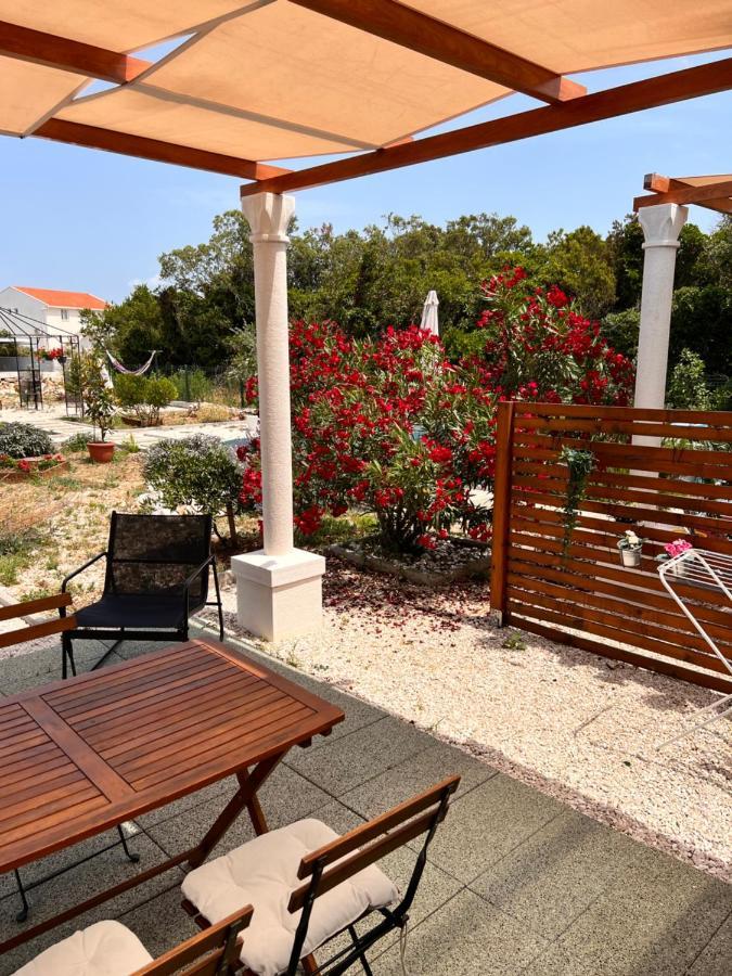 Apartments Cvijet Mora Сресер Екстериор снимка
